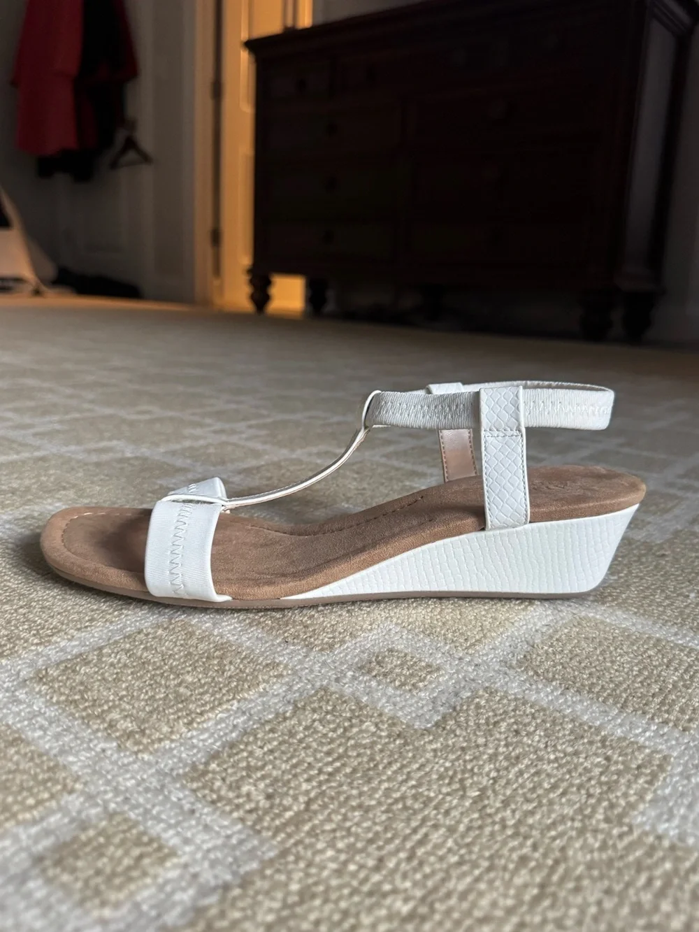 Alfani Voyage T-Strap Wedge Sandals White Size 9.5